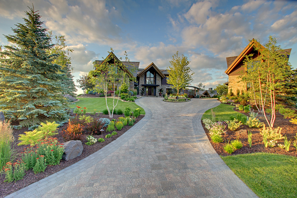 Lake Minnetonka, Mom's Landscape & Design, Driveway Pavers