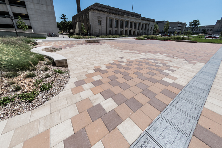 Patterened paver install