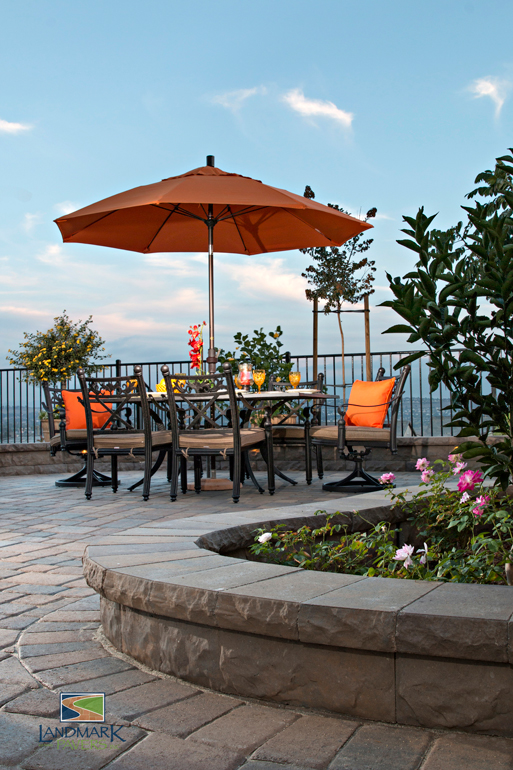 California garden wall design